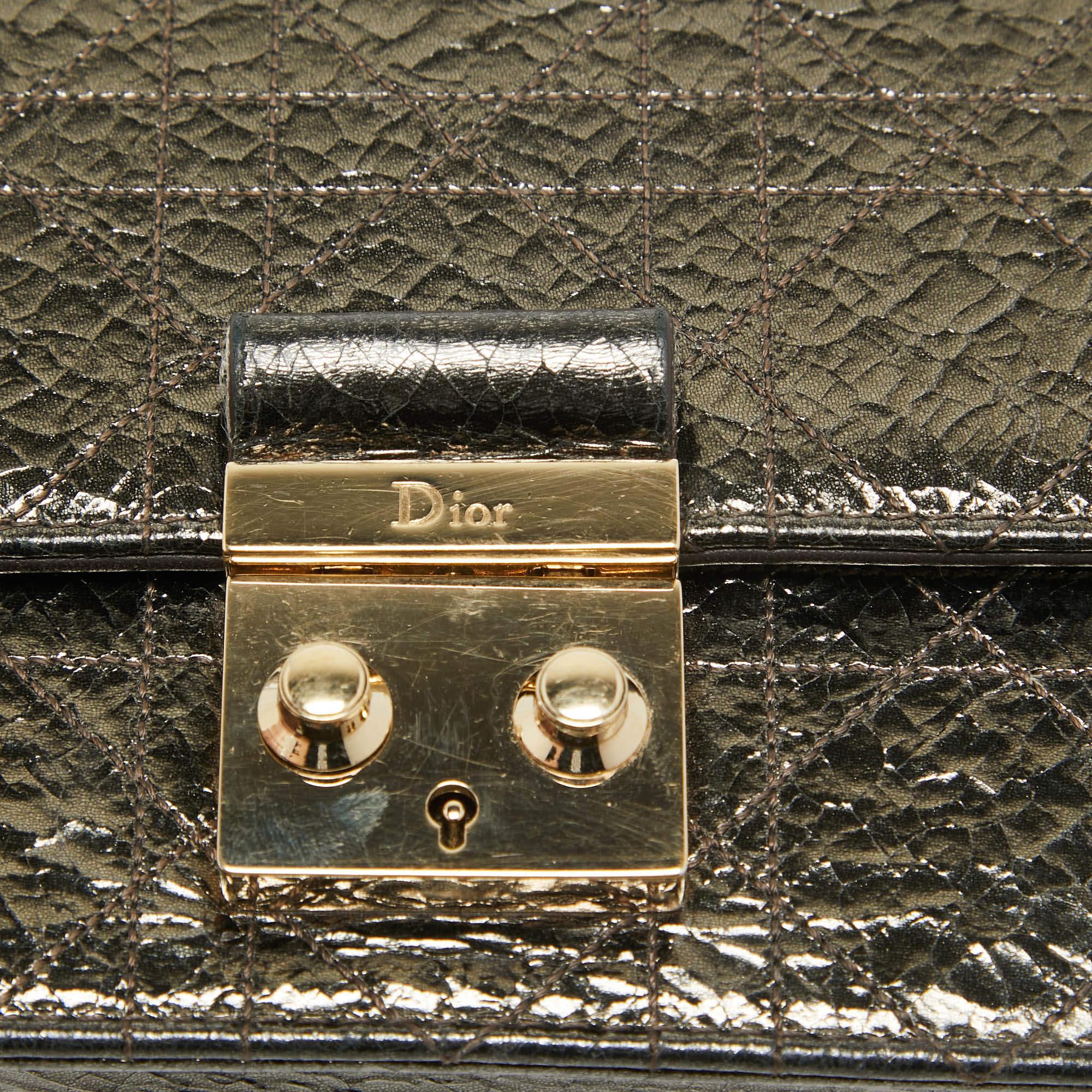 Dior Metallic Crackled Leder Miss Dior Promenade Kette Clutch im Angebot 7