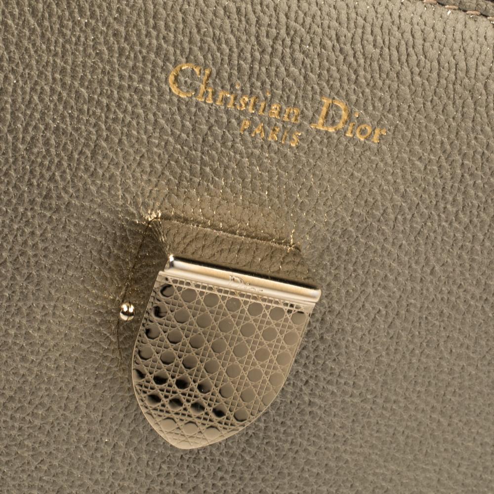 Dior Metallic Gold Leather Medium Diorever Bag In Good Condition In Dubai, Al Qouz 2