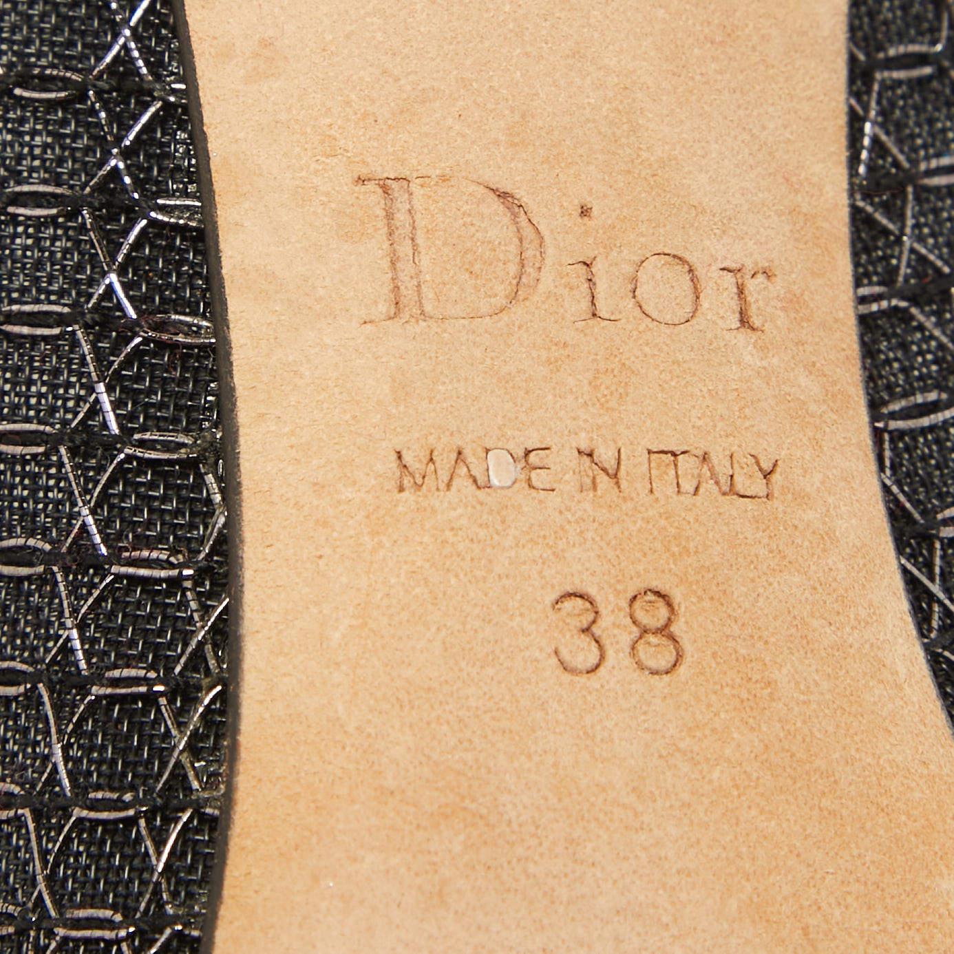 Dior Metallic Grey/Black Leather Trim And Mesh Pointed Toe Pumps Size 38 In Good Condition In Dubai, Al Qouz 2