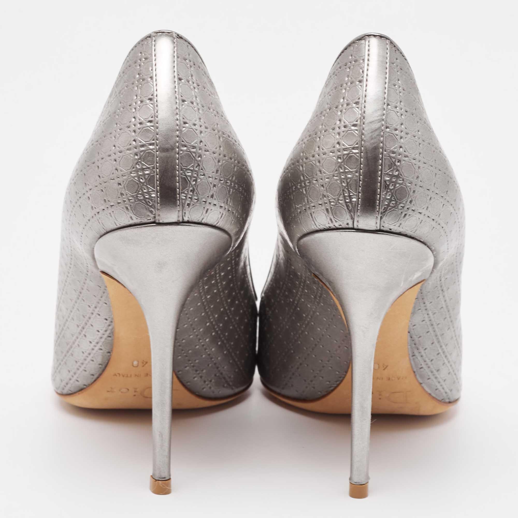 Dior Metallic Grey Micro Cannage Patent Leather Cherie Pointed Toe Pumps Size 40 For Sale 1