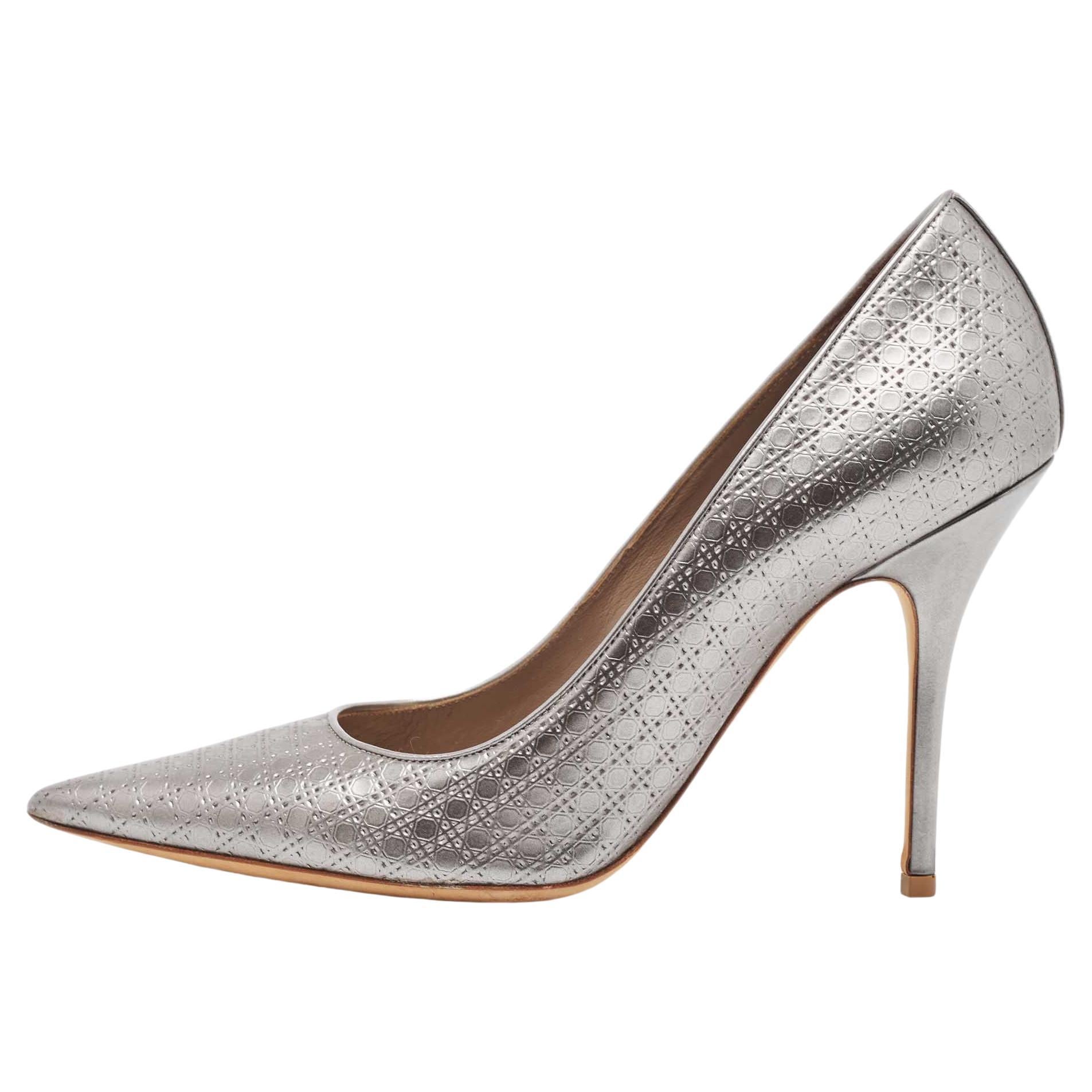 Dior Metallic Grey Micro Cannage Patent Leather Cherie Pointed Toe Pumps Size 40 For Sale