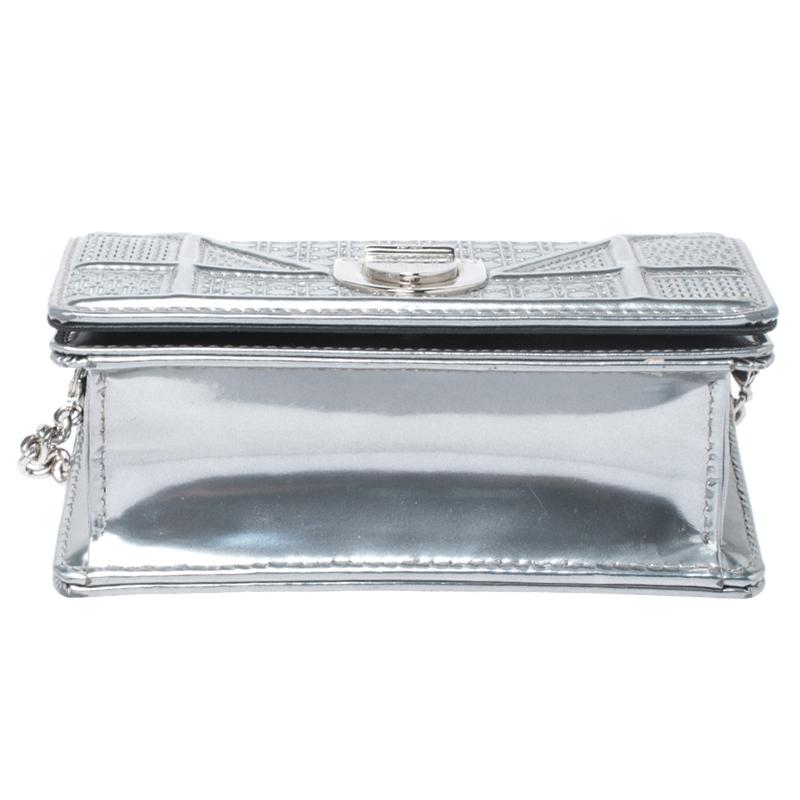 Dior Metallic Silver Cannage Patent Leather Baby Diorama Shoulder Bag In Good Condition In Dubai, Al Qouz 2