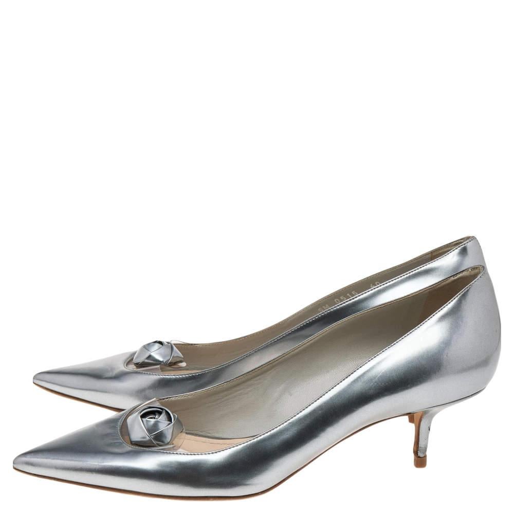 Dior Metallic Silver Leather And PVC Pointed Toe Pumps Size 40 In Good Condition For Sale In Dubai, Al Qouz 2