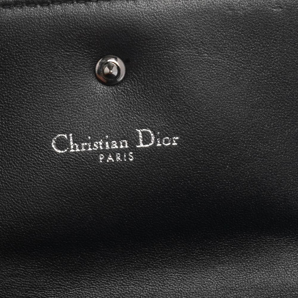 Dior Metallic Silver Micro Cannage Leather Diorama Trifold Wallet In Good Condition In Dubai, Al Qouz 2