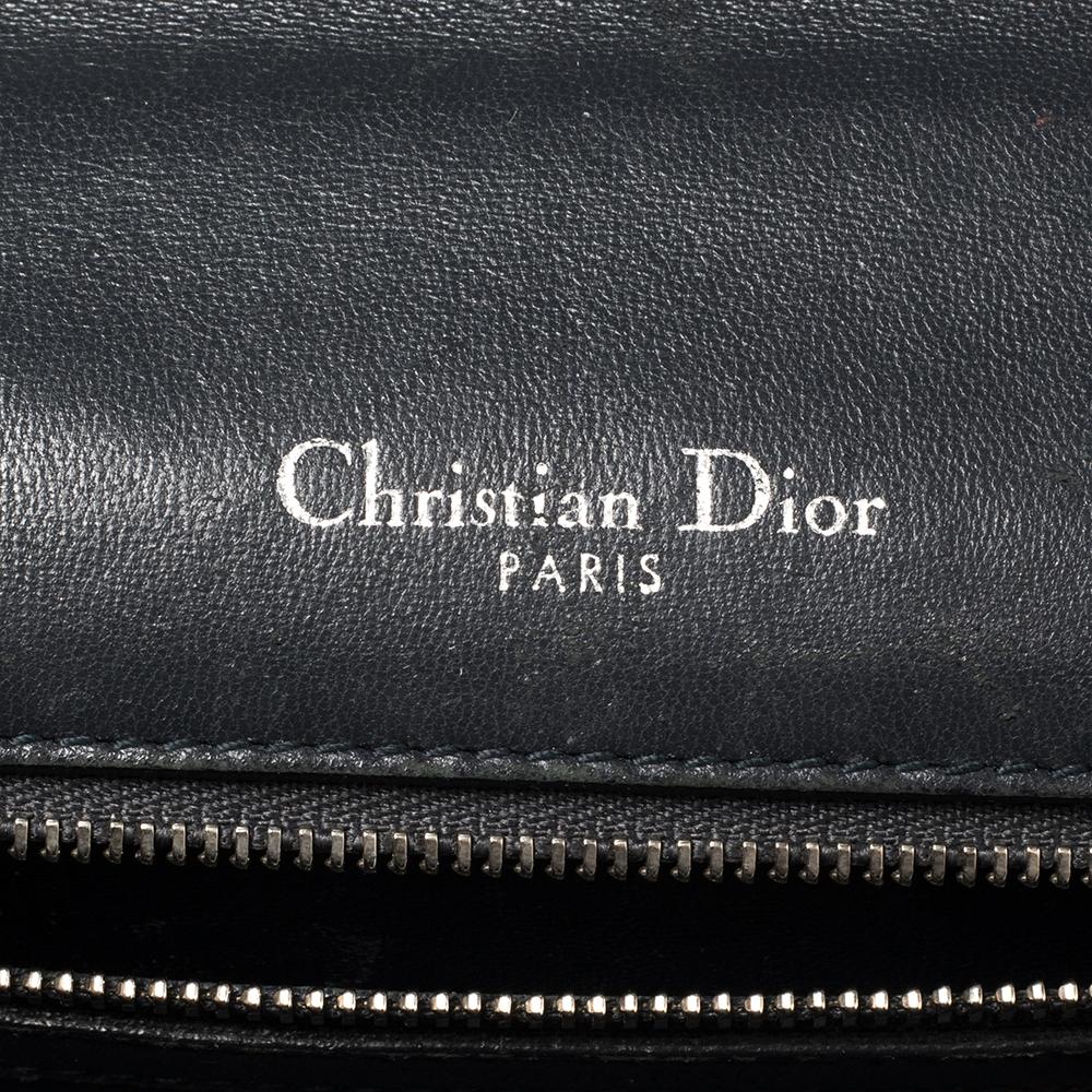 Dior Metallic Silver Micro Cannage Leather Medium Diorama Shoulder Bag In Good Condition In Dubai, Al Qouz 2