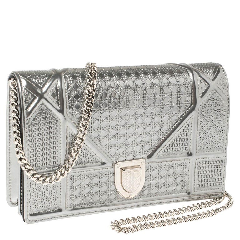 CHRISTIAN DIOR Metallic Patent Micro-Cannage Diorama Wallet on Chain Pouch  Silver 204536
