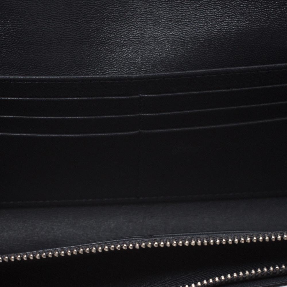Dior Metallic Silver Microcannage Patent Leather Croisiere Wallet On Chain In Good Condition In Dubai, Al Qouz 2
