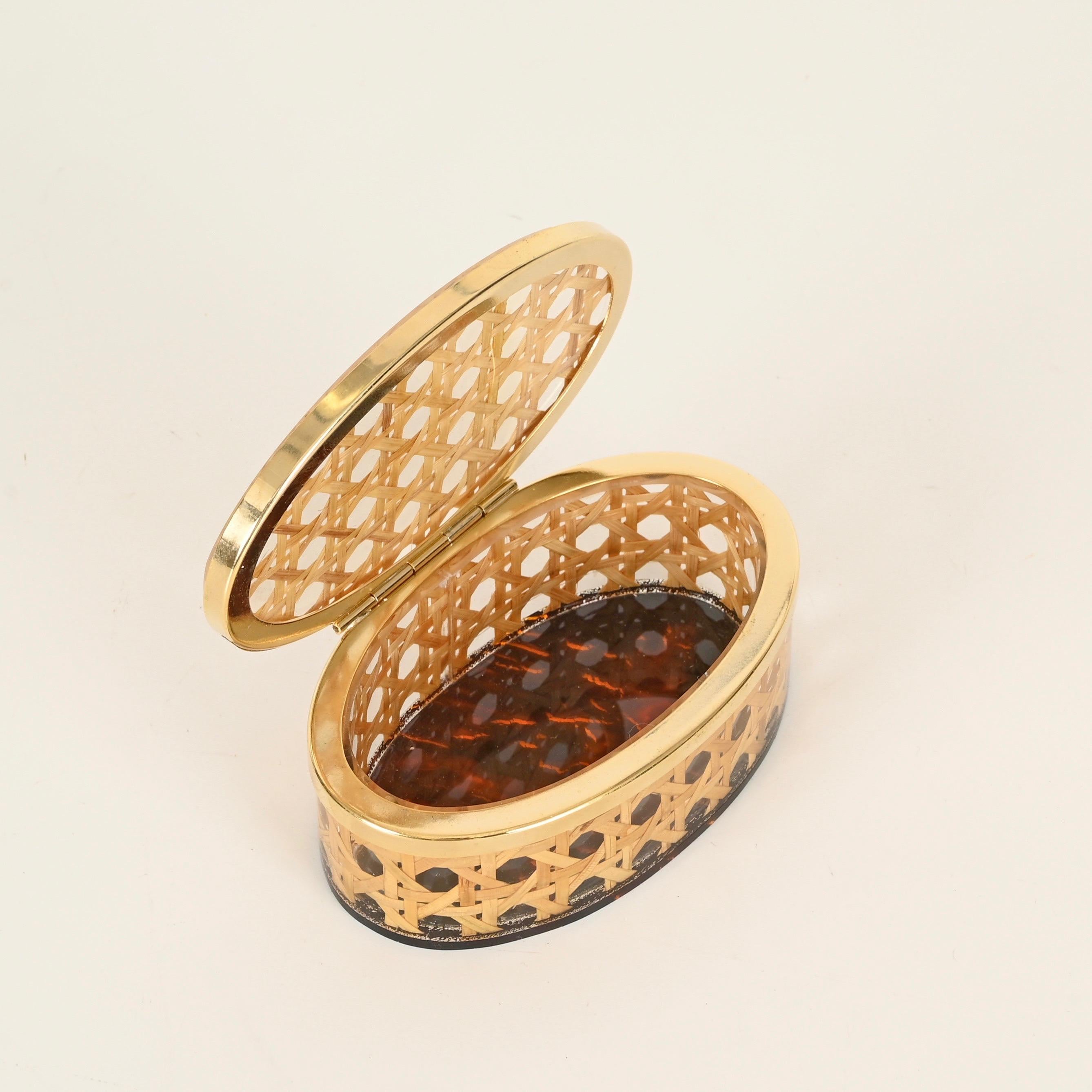 Italian Dior Midcentury Brass, Lucite and Vienna Straw Decorative Oval Box, Italy 1970 For Sale