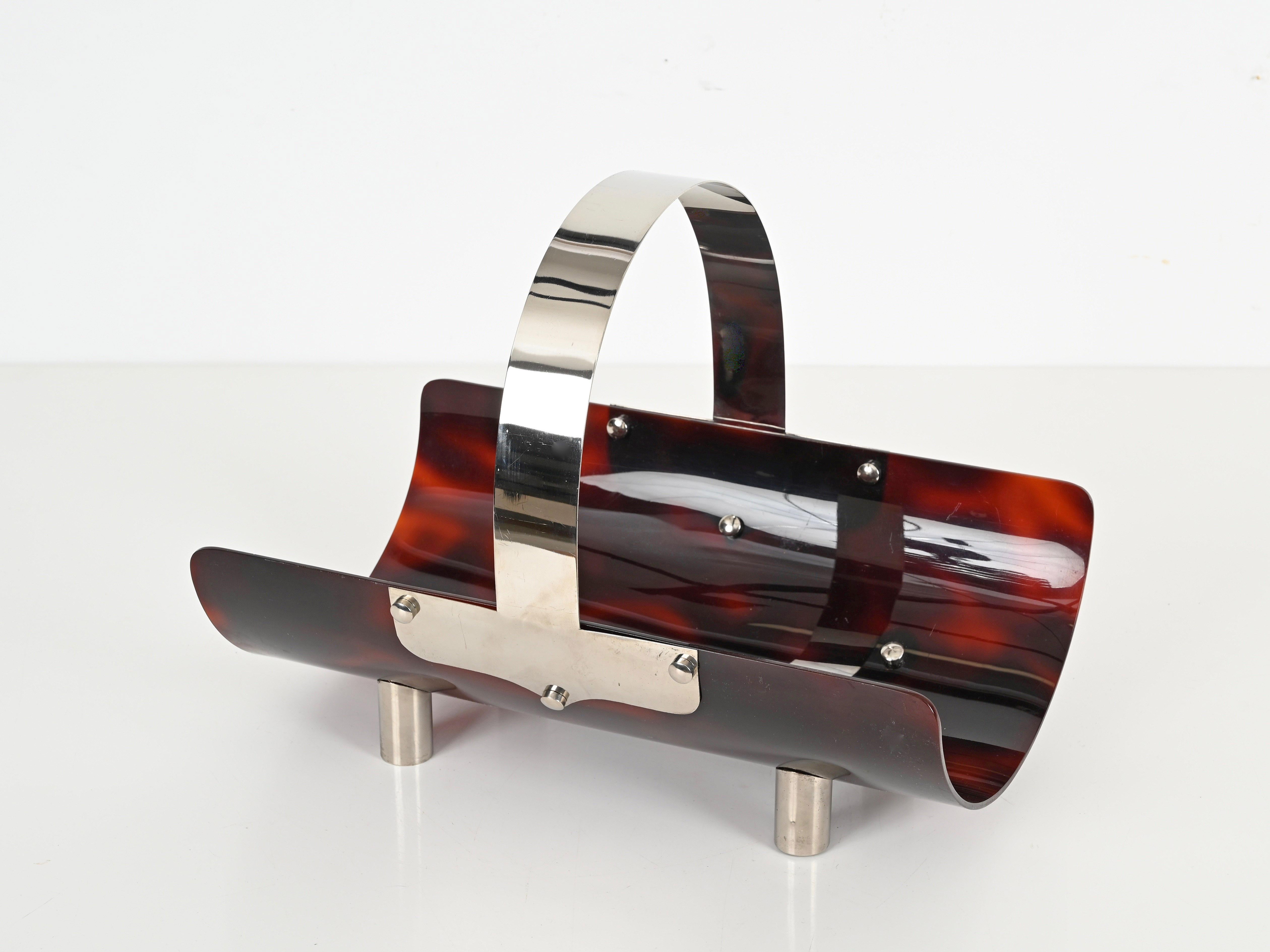 Fatto a mano Portariviste Dior Midcentury in lucite tartarugata e cromo, Francia 1970 in vendita