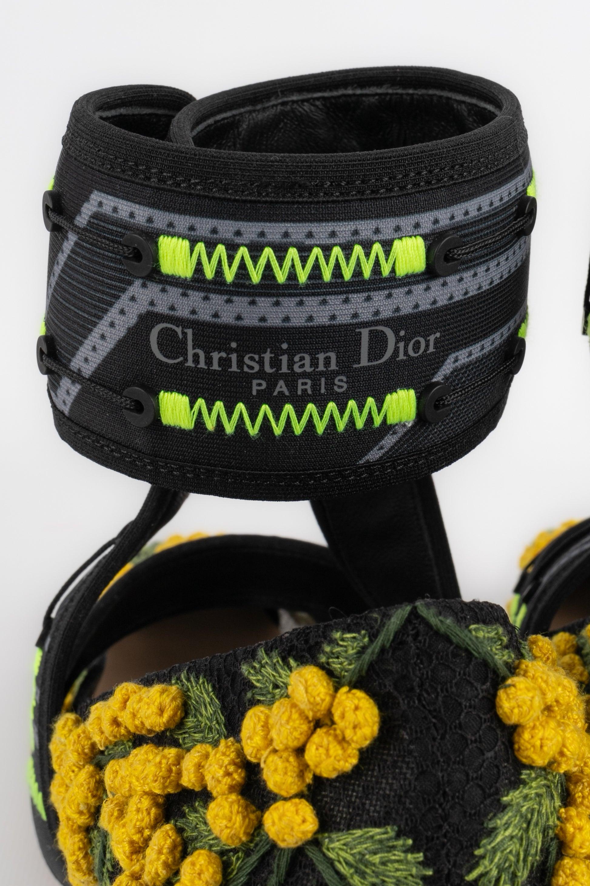 Dior 'Mimosa' Shoes with Roger Vivier, 2022 In Excellent Condition In SAINT-OUEN-SUR-SEINE, FR