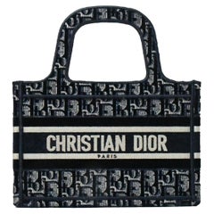 Dior Mini-Buch Tote aus Samt in Marineblau