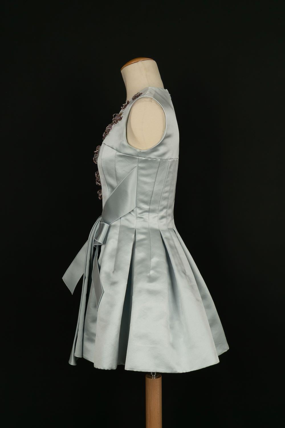 Dior Mini Dress in Silk Satin and Glittery Flowers In Good Condition In SAINT-OUEN-SUR-SEINE, FR