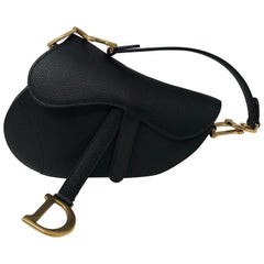 Dior Mini Saddle Tasche aus schwarzem Kalbsleder