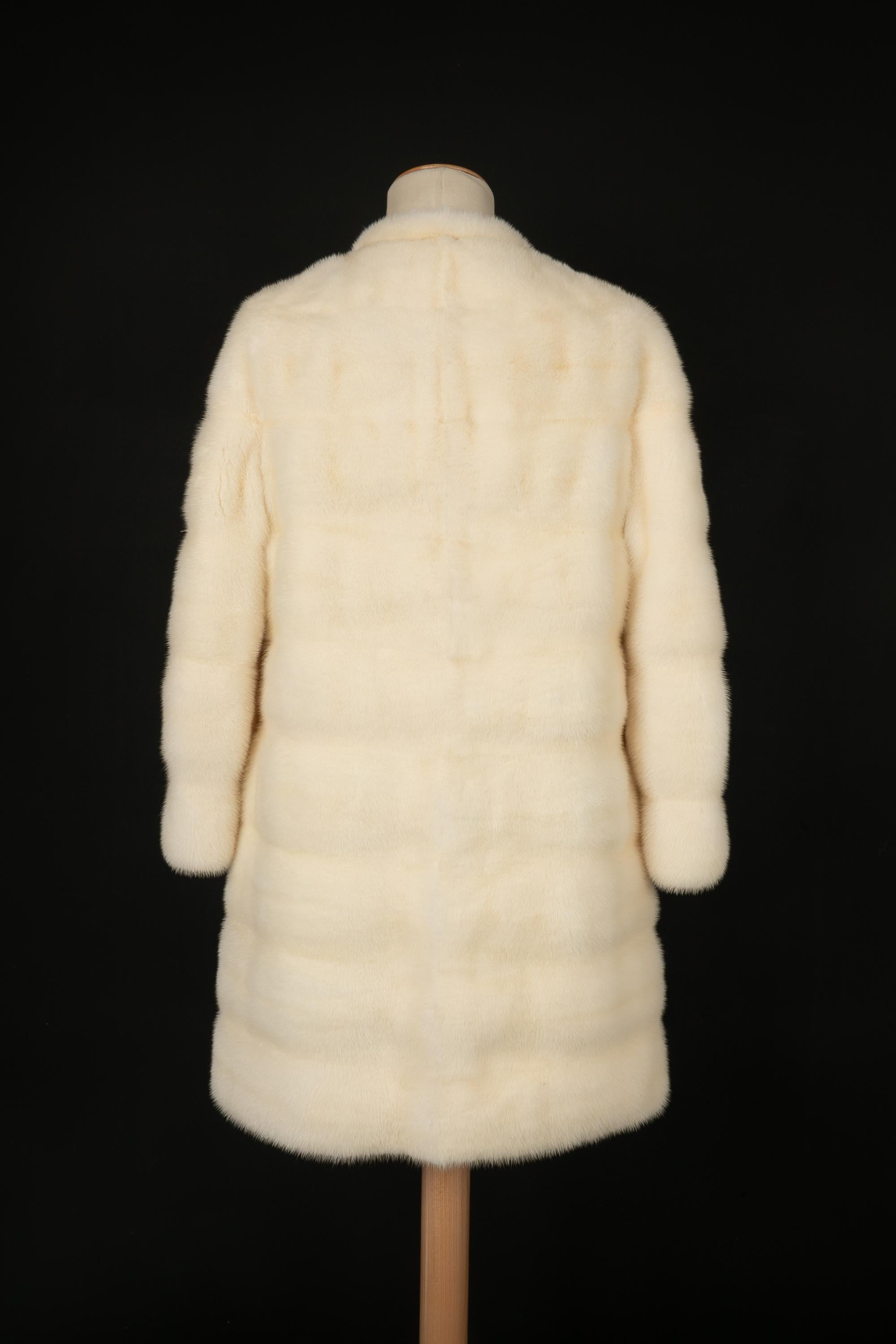 Dior mink coat In Excellent Condition For Sale In SAINT-OUEN-SUR-SEINE, FR