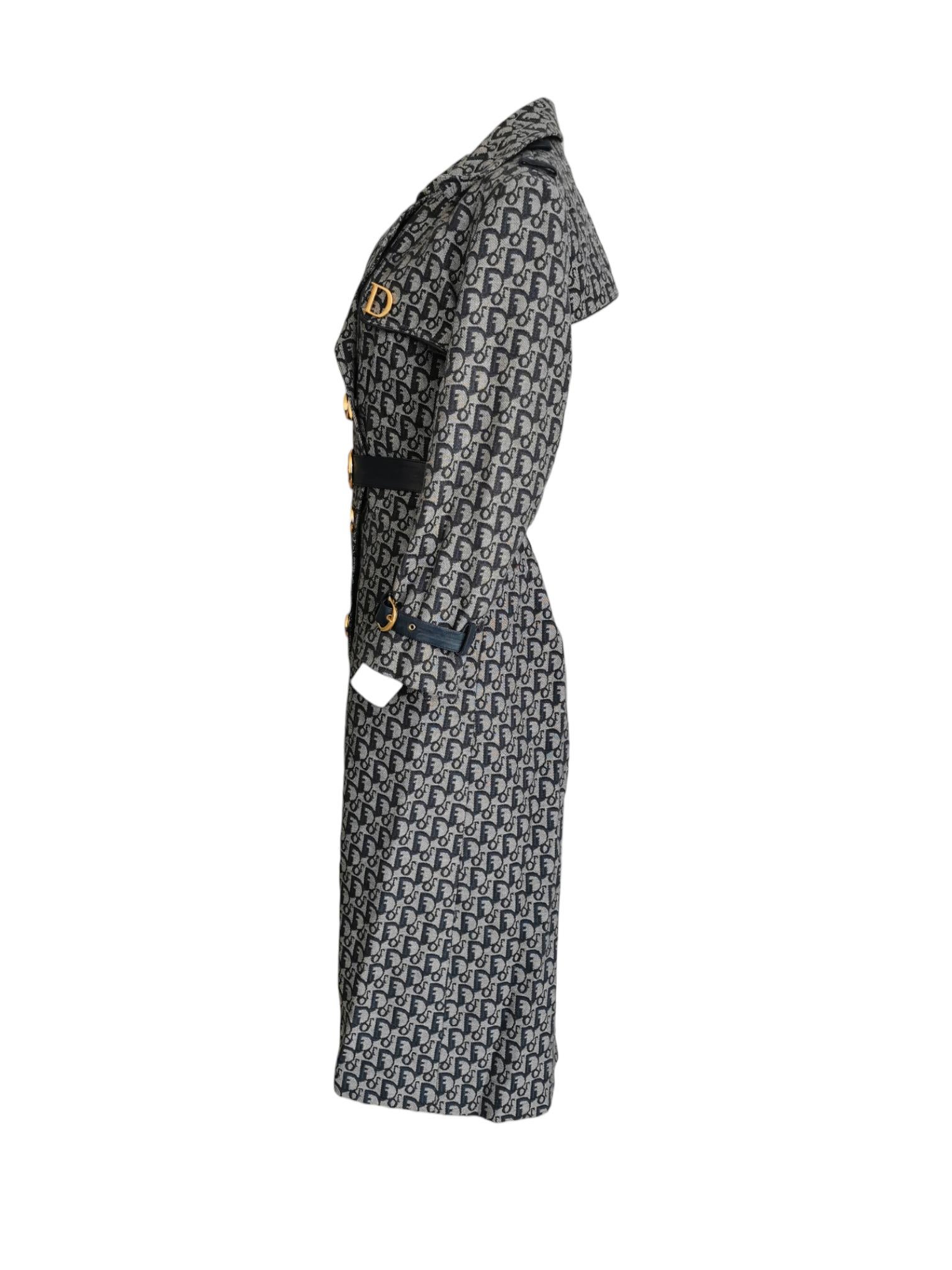 Dior monogram runway trench coat, FW 2000 In Excellent Condition For Sale In London, GB