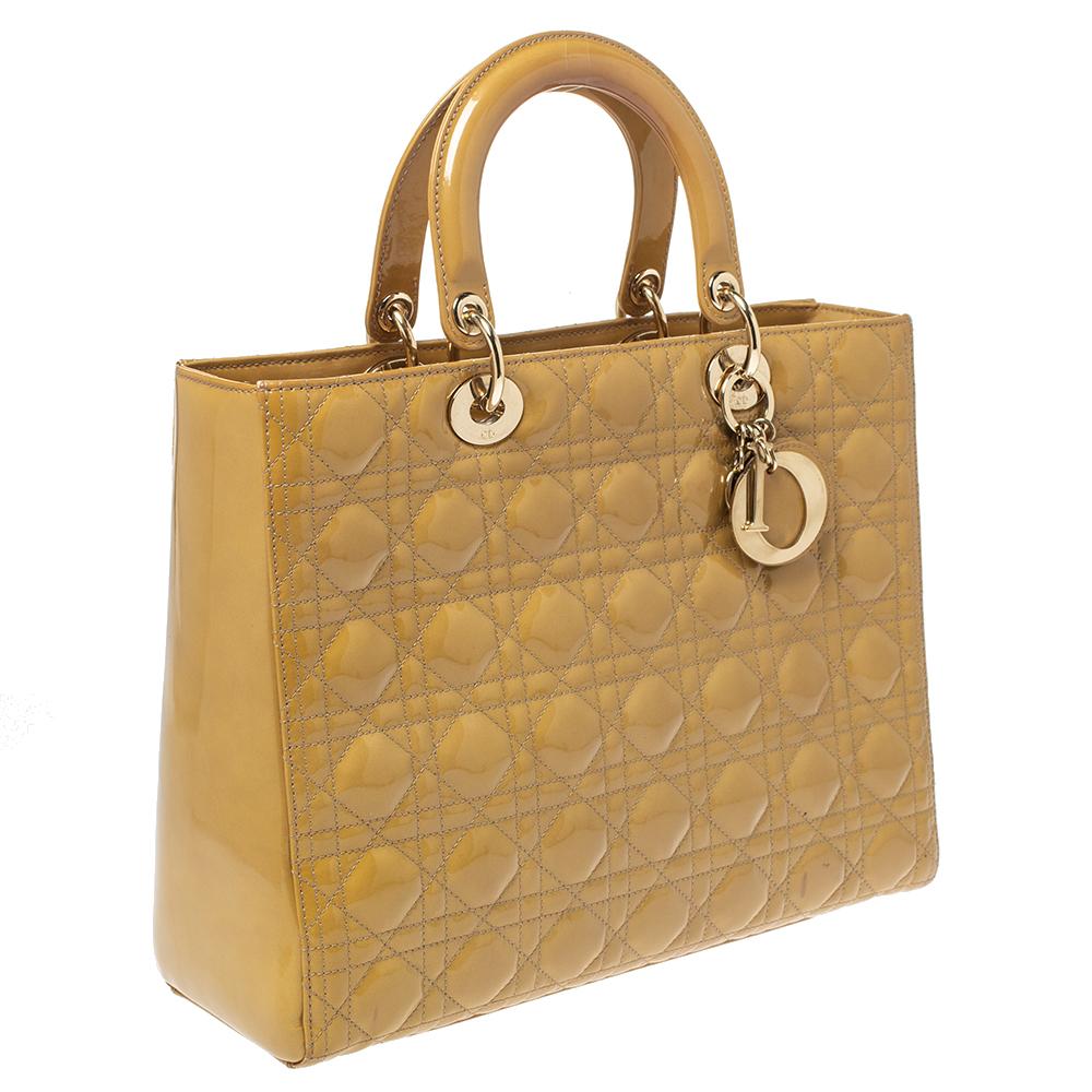 Dior Cannage Mostaza Charol Grande Lady Dior Tote en Bueno Estado en Dubai, Al Qouz 2