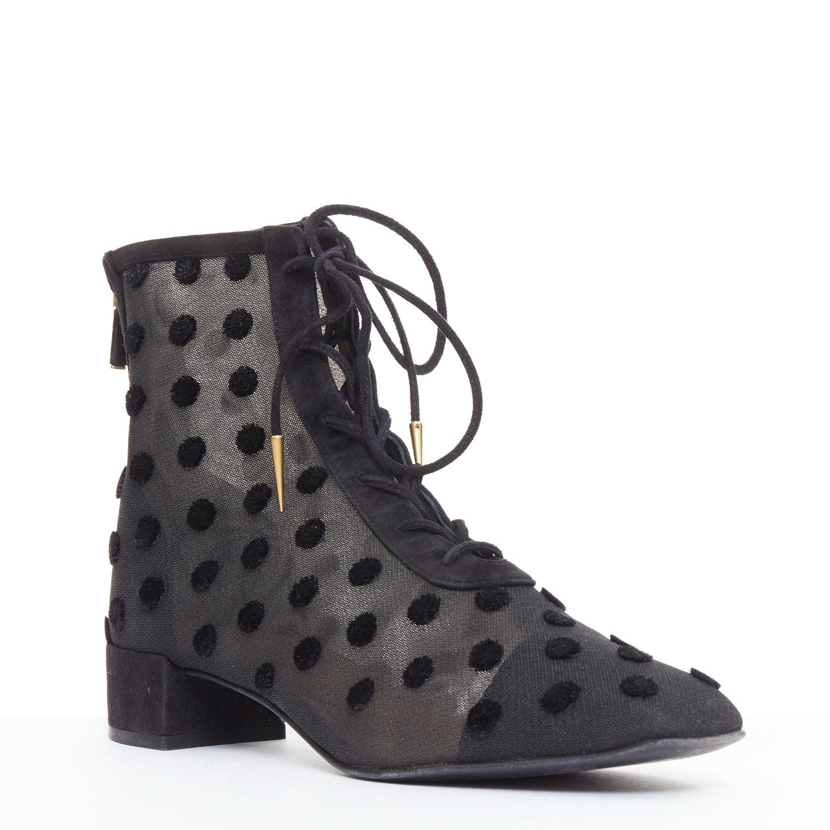 DIOR Naughtily-D schwarz gepunktetes Netz Goldspitze Stiefeletten EU36.5
Referenz: TGAS/E00988
Marke: Dior
Designer: Maria Grazia Chiuri
Modell: Naughtily-D
MATERIAL: Wildleder, Mesh
Farbe: Schwarz, Gold
Muster: Polka Dot
Verschluss: