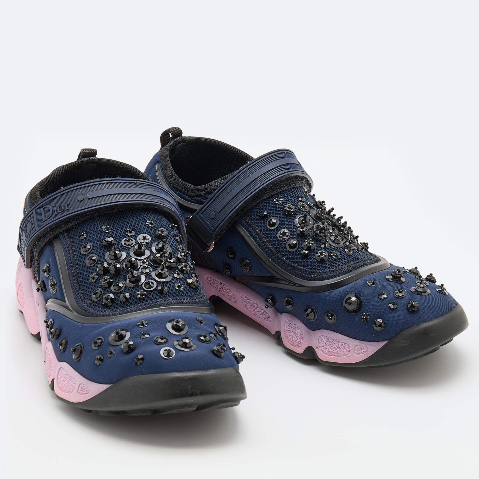 Dior Navy Blue/Black Fabric And Mesh Fusion Embellished Low Top Sneakers Size 39 In Good Condition In Dubai, Al Qouz 2