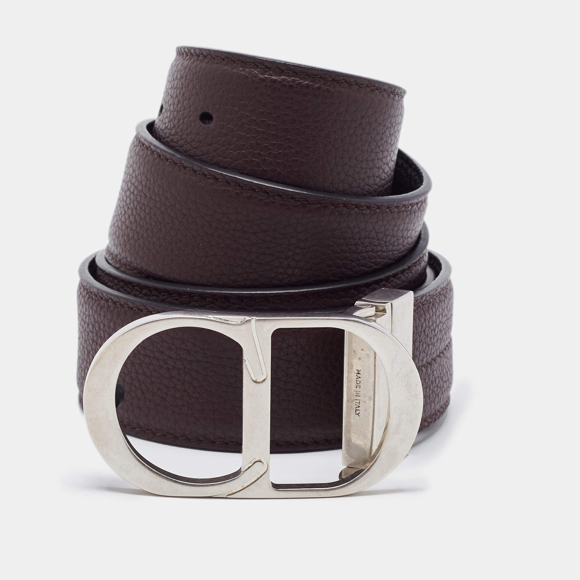 Belts are amazing accessories offering both functionality and style. If you're looking to add one, we have this fine choice by Dior. It has a luxe look and a beautiful finish.

