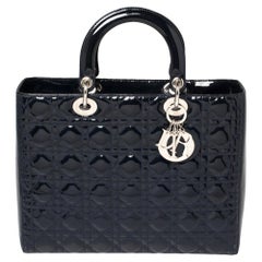 Dior - Grand sac cabas Lady Dior en cuir verni bleu marine cannage