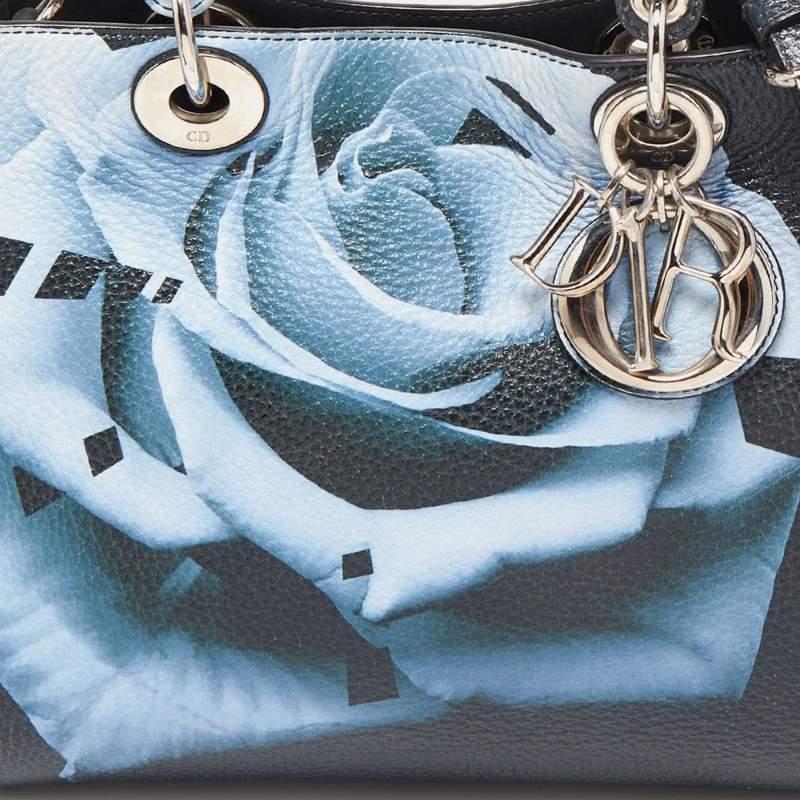 Sac cabas Diorissimo Dior en cuir imprimé floral bleu marine de taille moyenne en vente 10