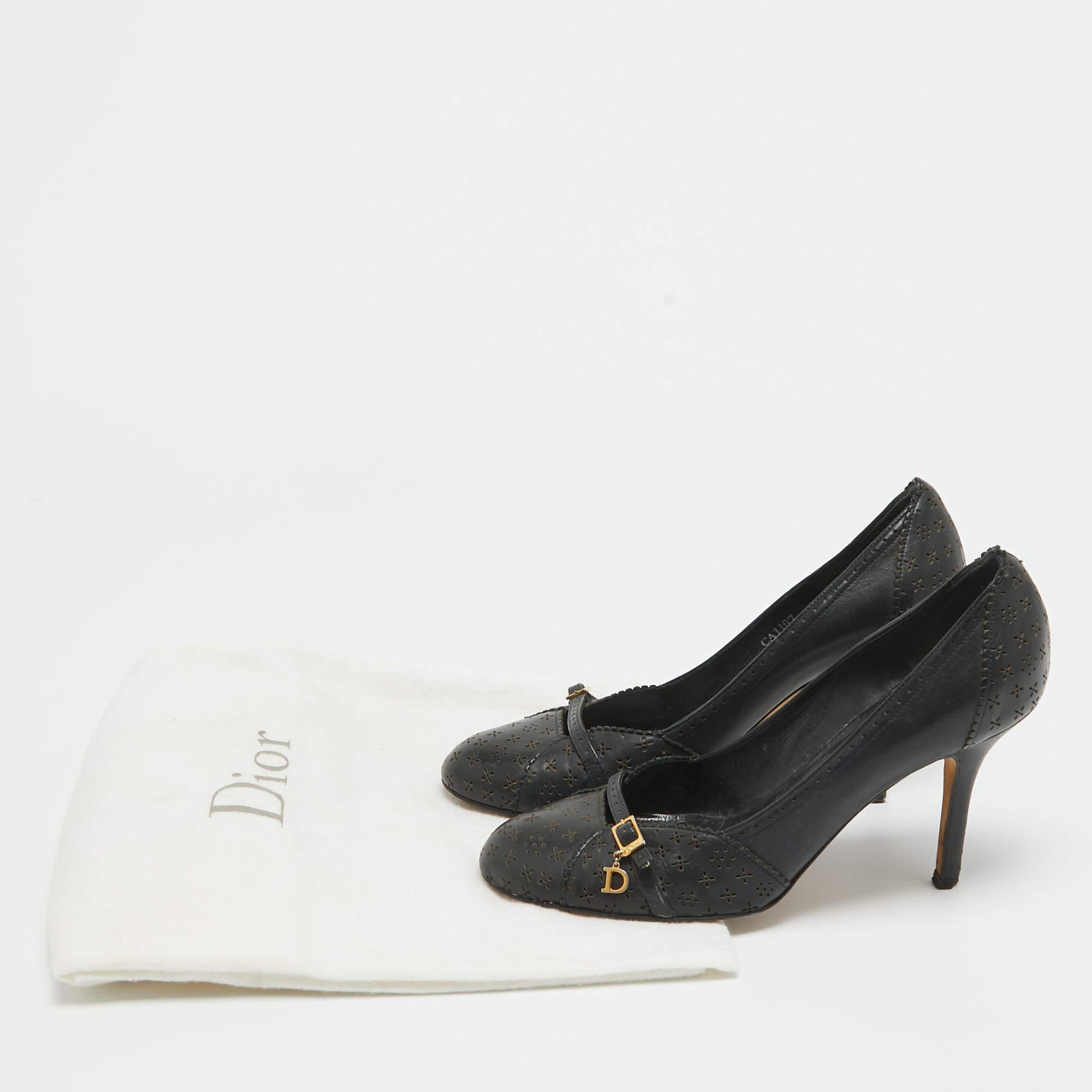 Dior escarpins à bout rond en cuir bleu marine à boucle, taille 38,5 en vente 5