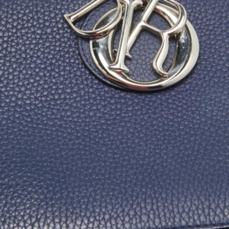 Dior Borsa media con patta Be Dior in pelle blu navy In condizioni buone in vendita a Dubai, Al Qouz 2