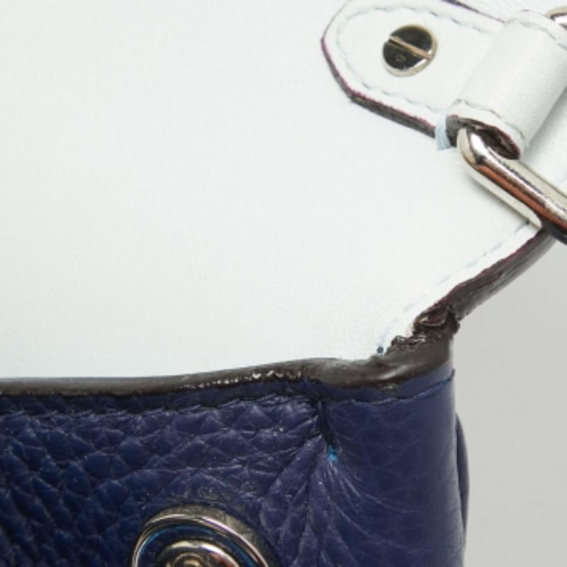 Dior Borsa media con patta Be Dior in pelle blu navy in vendita 2