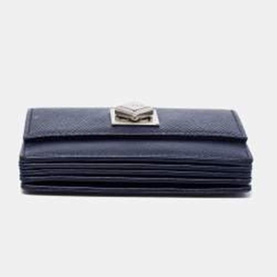 Dior Navy Blue Leather Turn Me Gusset Card Case In Good Condition For Sale In Dubai, Al Qouz 2