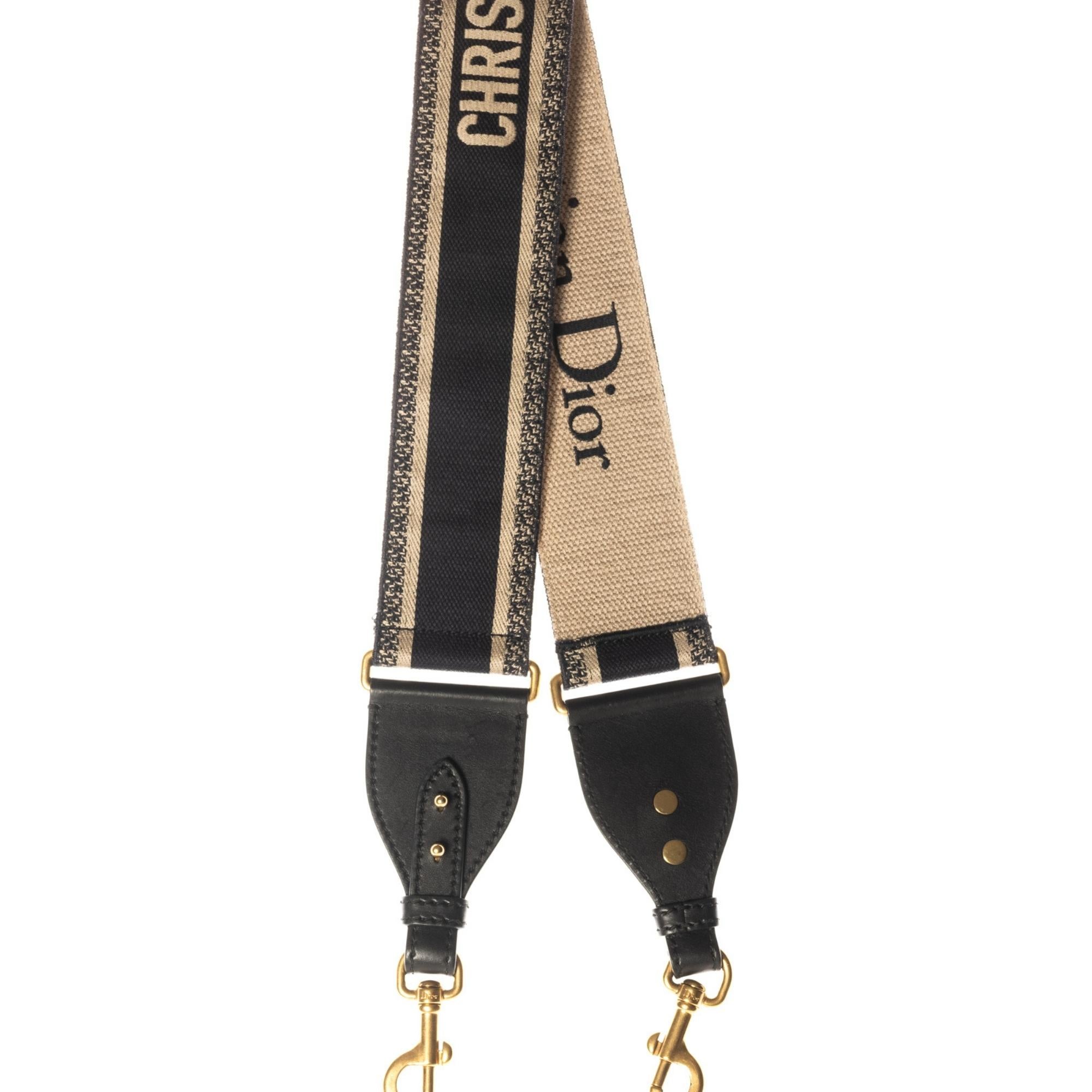 Dior Azul Marino Logo Oro Hard Ware Bandolera 2019 en Excelente estado para la venta en Montreal, Quebec