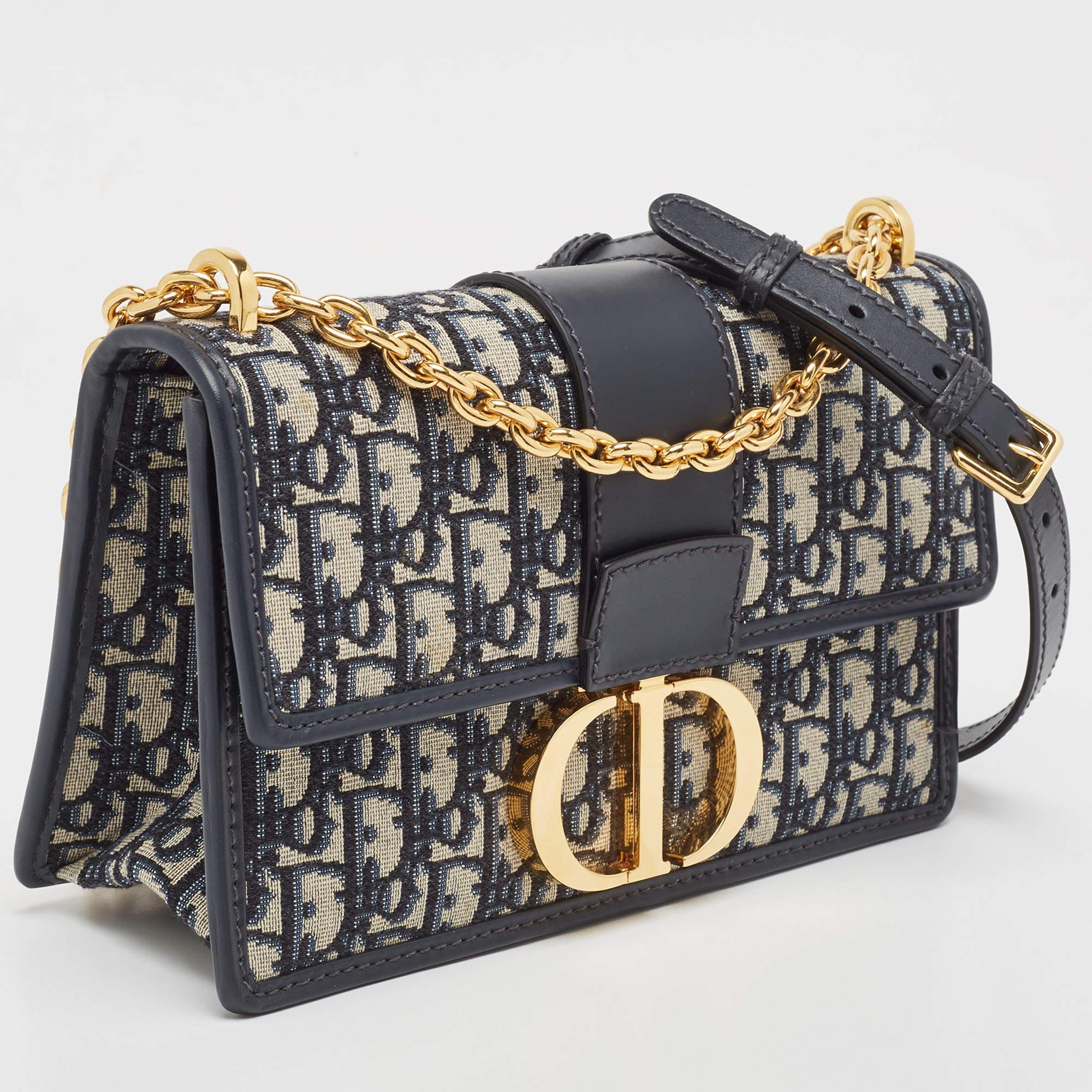 Dior Navy Blue Oblique Canvas and Leather 30 Montaigne Shoulder Bag In Good Condition In Dubai, Al Qouz 2
