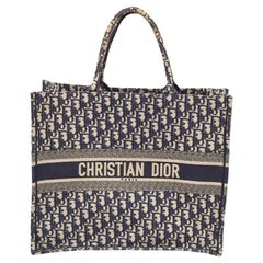 Dior Marineblaue schräge bestickte Canvas-Büchertasche, groß