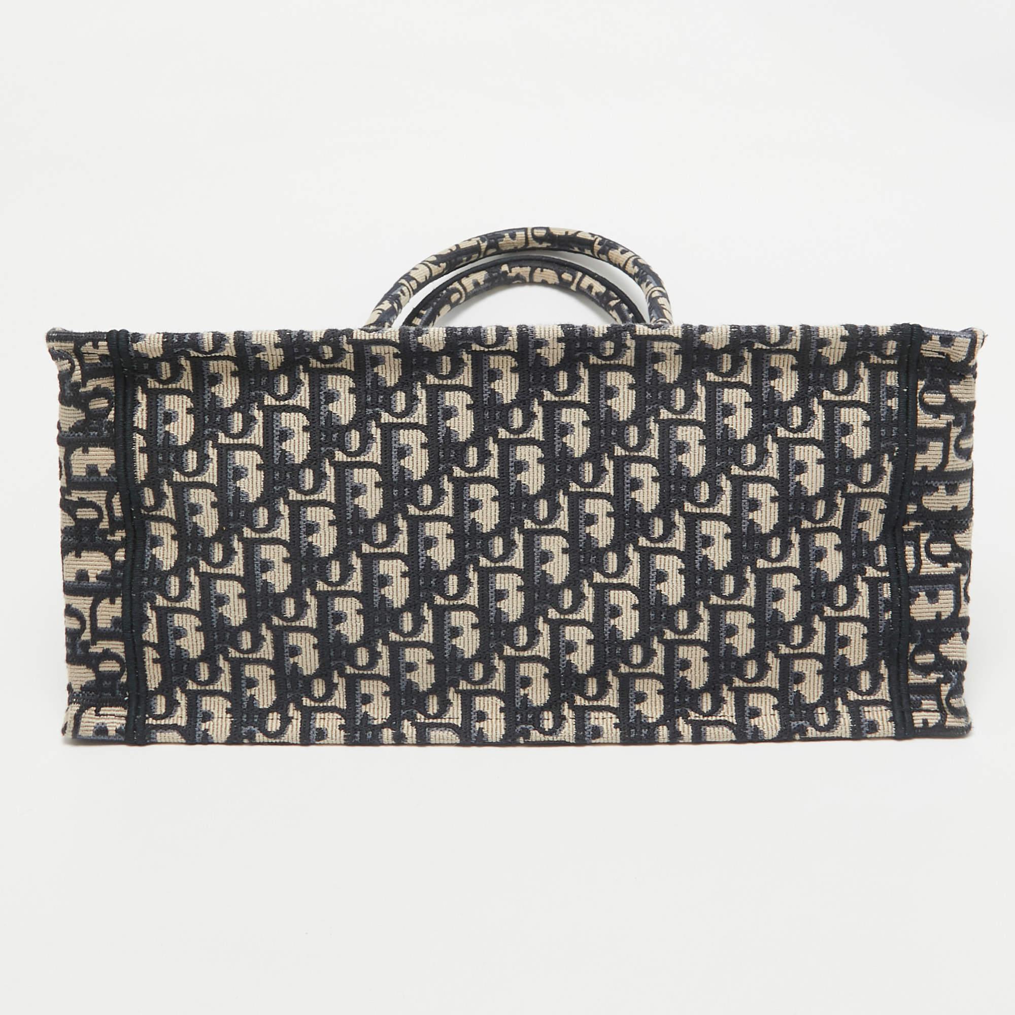 Dior Navy Blue Oblique Embroidered Canvas Medium Book Tote For Sale 2