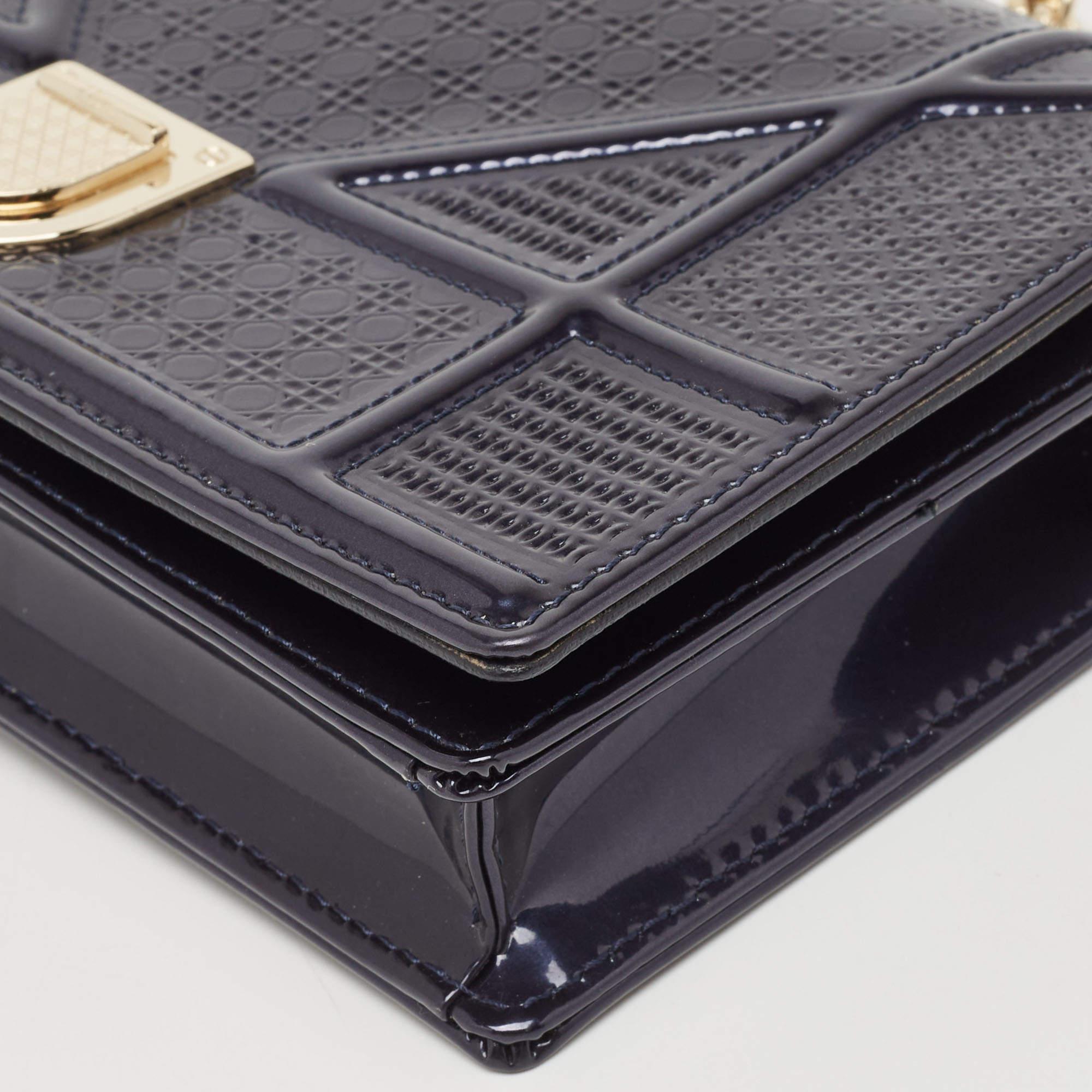 Dior Navy Blue Patent Leather Diorama Wallet on Chain In Excellent Condition In Dubai, Al Qouz 2
