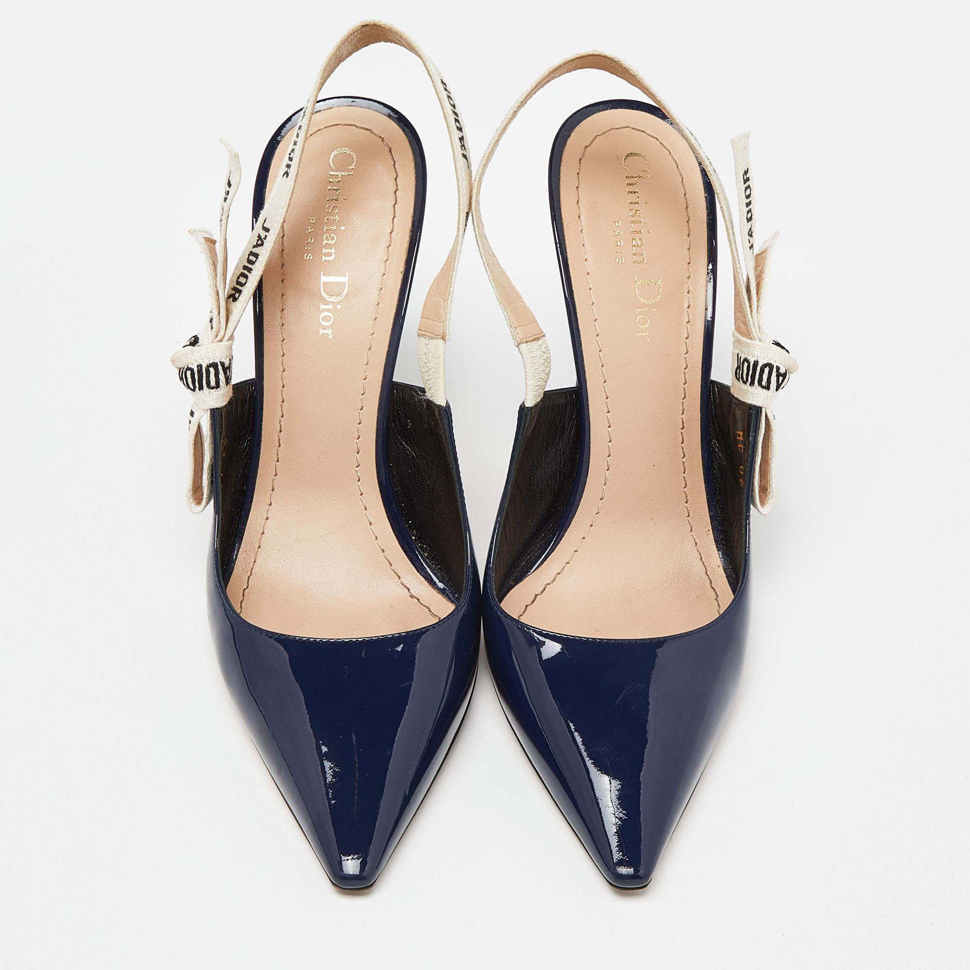 Make a chic style statement with these designer pumps. They showcase sturdy heels and durable soles, perfect for your fashionable outings!

