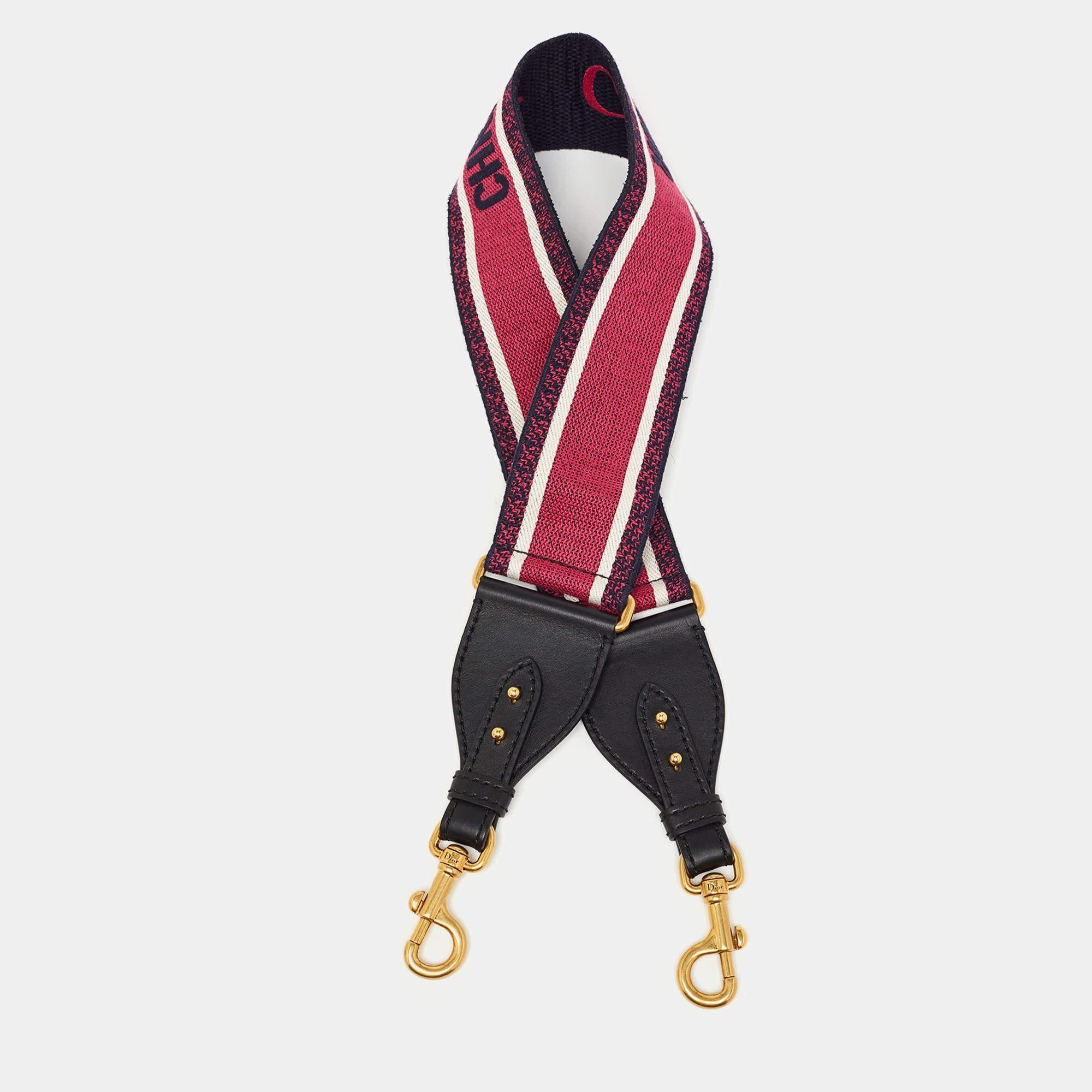 Dior brings you this chic shoulder strap to carry your handbags in different ways. The strap is made from canvas, leather, and gold-tone metal. It is complete with simple clasps.

Includes: Invoice