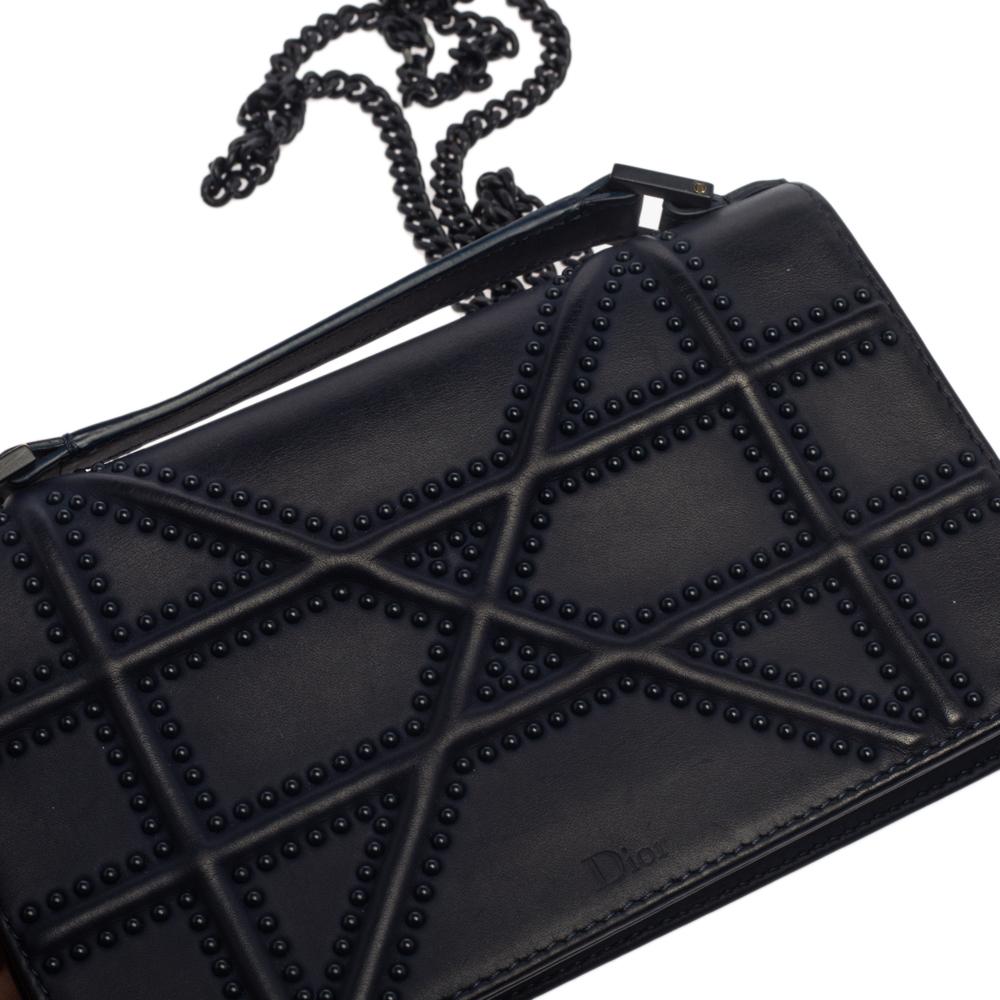 Dior Navy Blue Ultra Matte Leather Studded Diorama Wallet on Chain In Good Condition In Dubai, Al Qouz 2