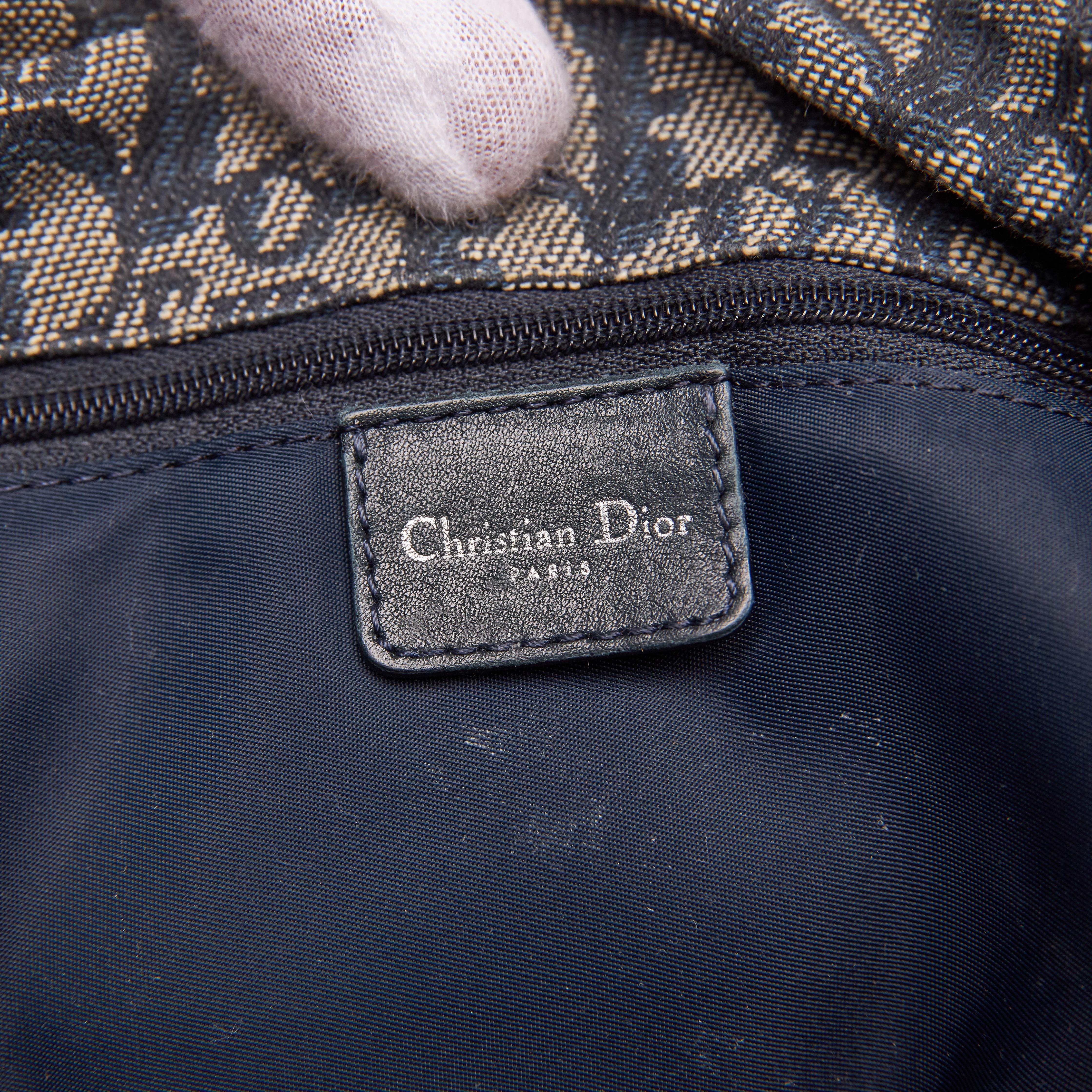 Dior Navy Diorissimo Trotter Logo Charms Flap Messenger Bag (2004) In Good Condition In Montreal, Quebec
