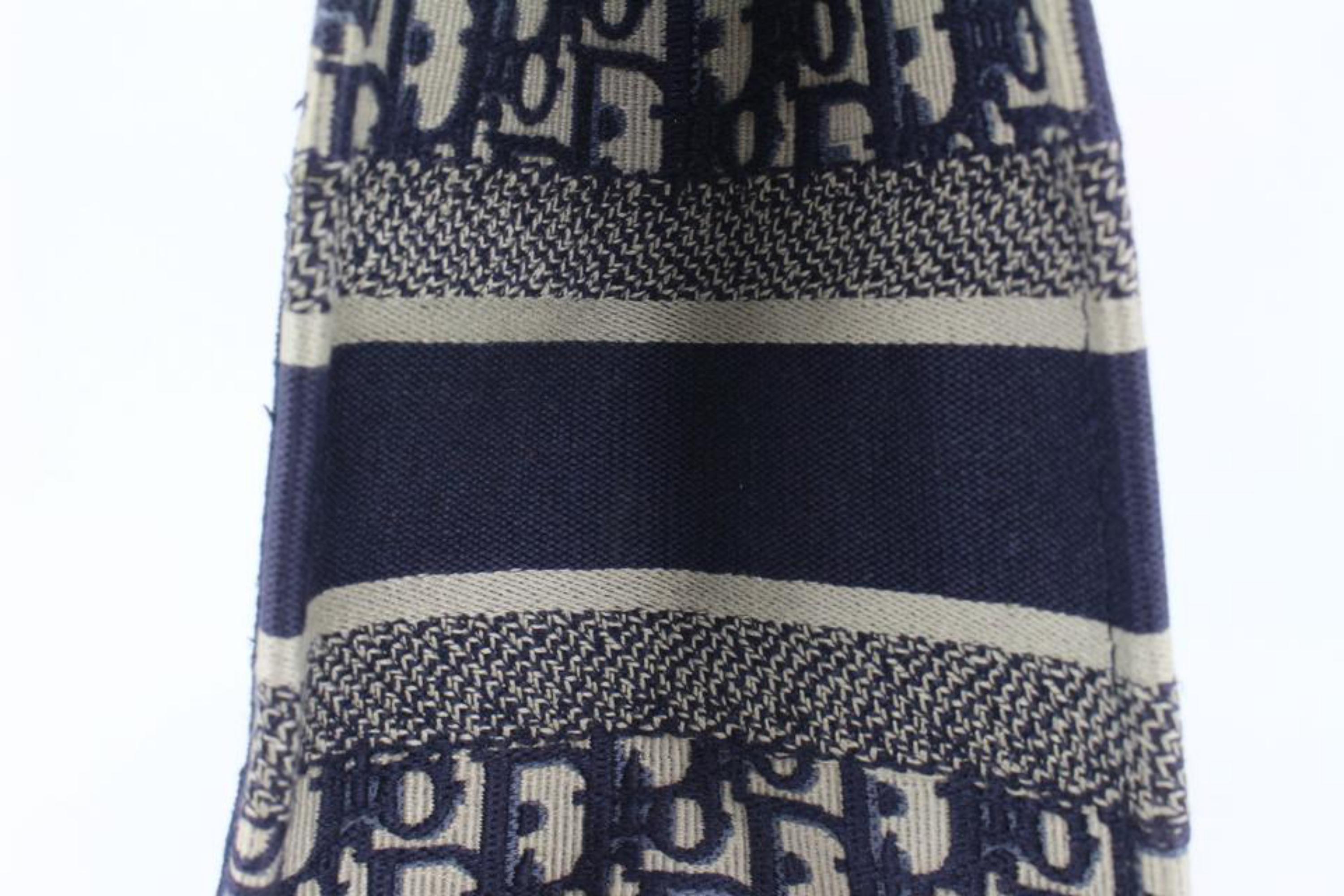 Dior Navy Monogram Trotter Oblique Small Book Tote Shopper Bag s27d6 In Good Condition In Dix hills, NY