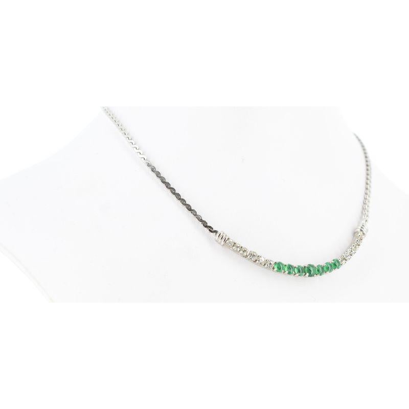 Dior Necklace

Green gemstones, silver tone hardware metal
Good condition, shows light signs of use and wear
packaging: Opulence Vintage box

Additional information:
Designer: Dior
Dimensions: Height 16 cm / 6 
