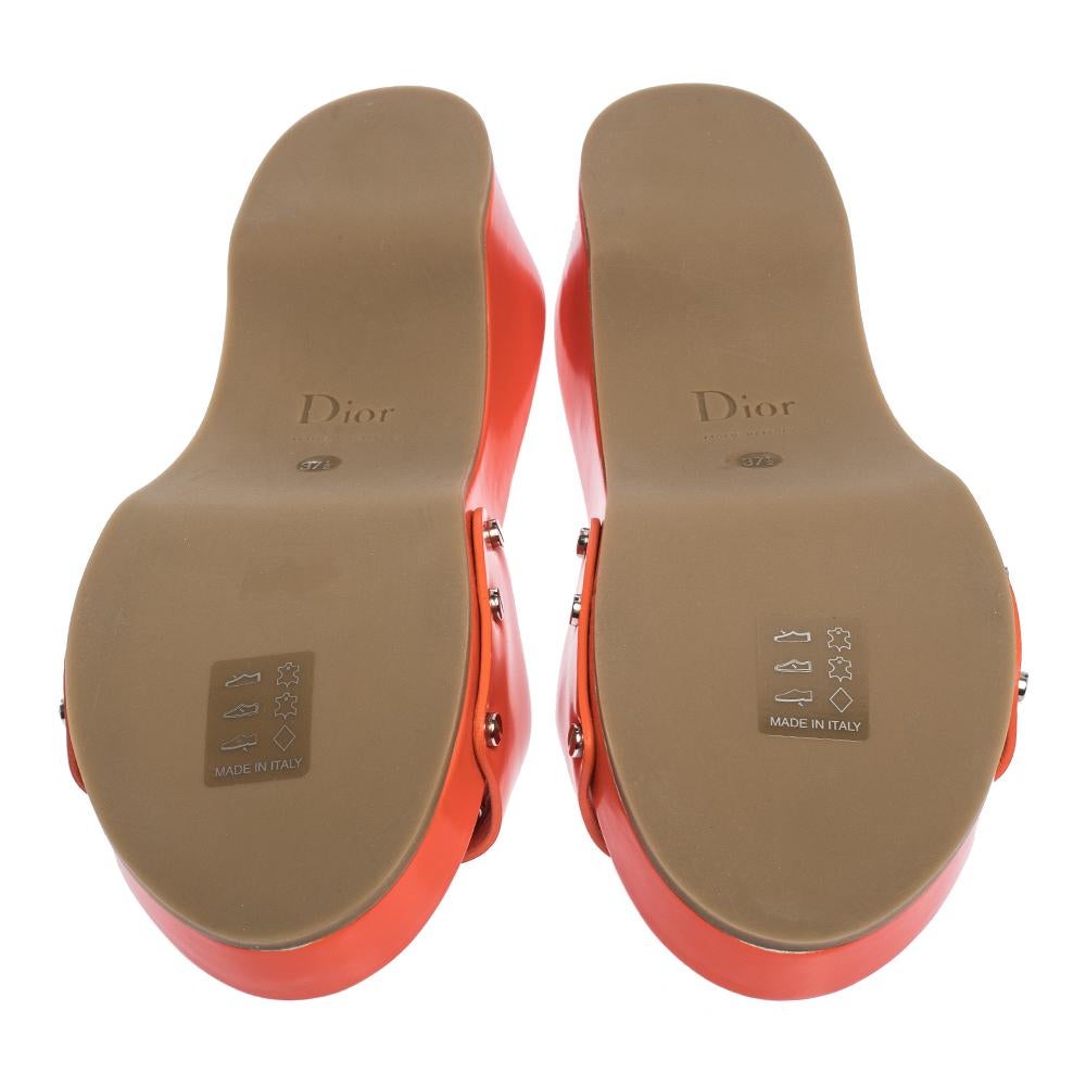 Dior Neon Orange Leather Buckle Detail Platform Slide Sandals Size 37.5 In New Condition In Dubai, Al Qouz 2