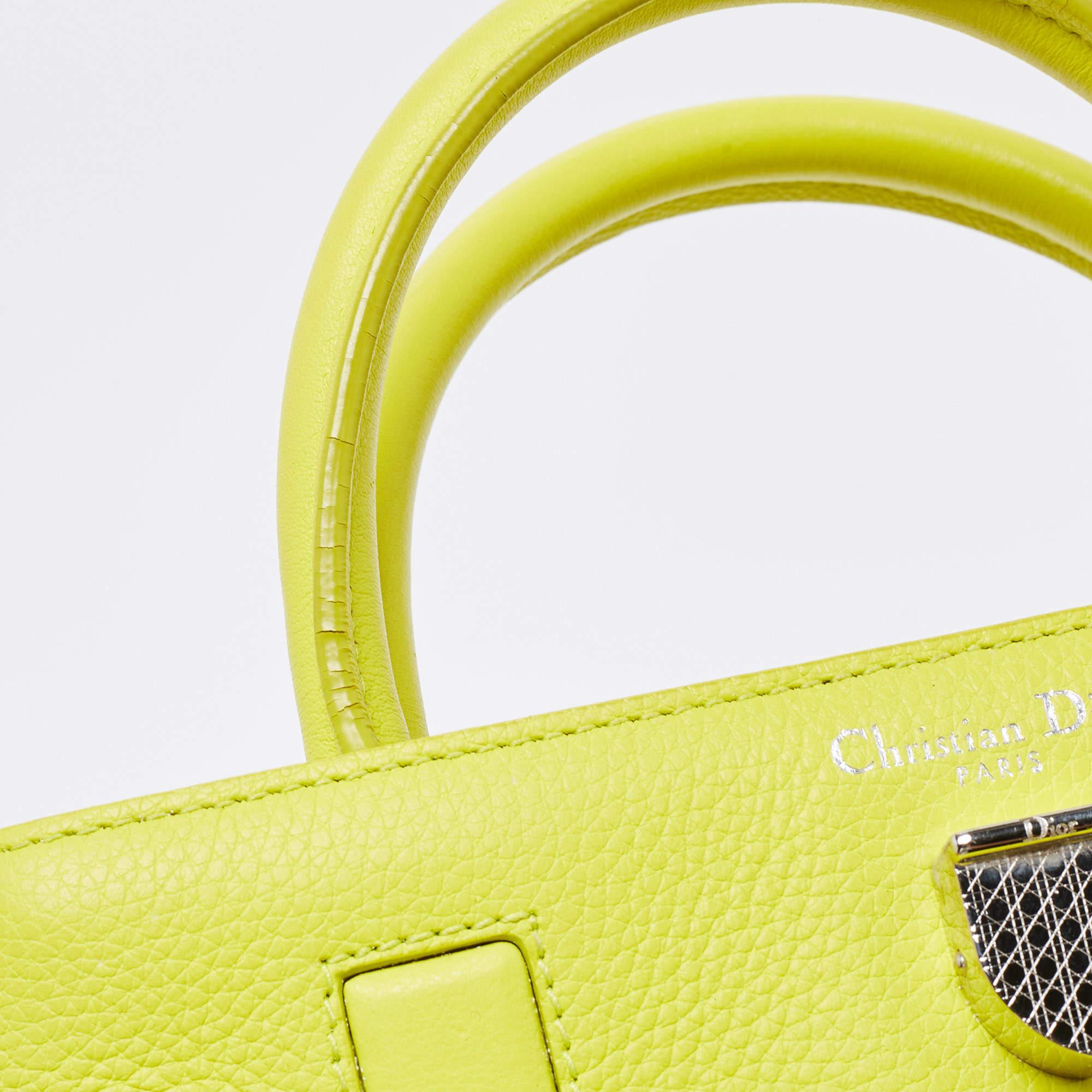 Dior Neongelbe Mini Diorever Top Handle Bag aus Leder 9
