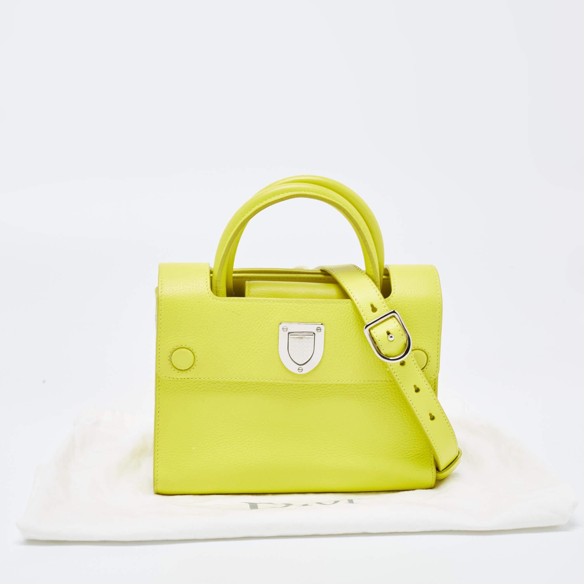 Dior Neongelbe Mini Diorever Top Handle Bag aus Leder 15