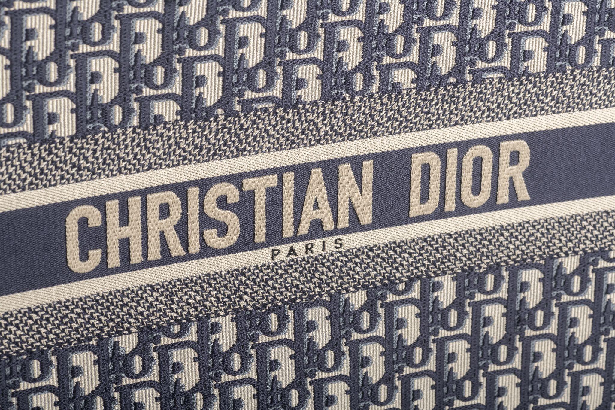 Dior New Large Book tote Monogram Blue In New Condition For Sale In West Hollywood, CA