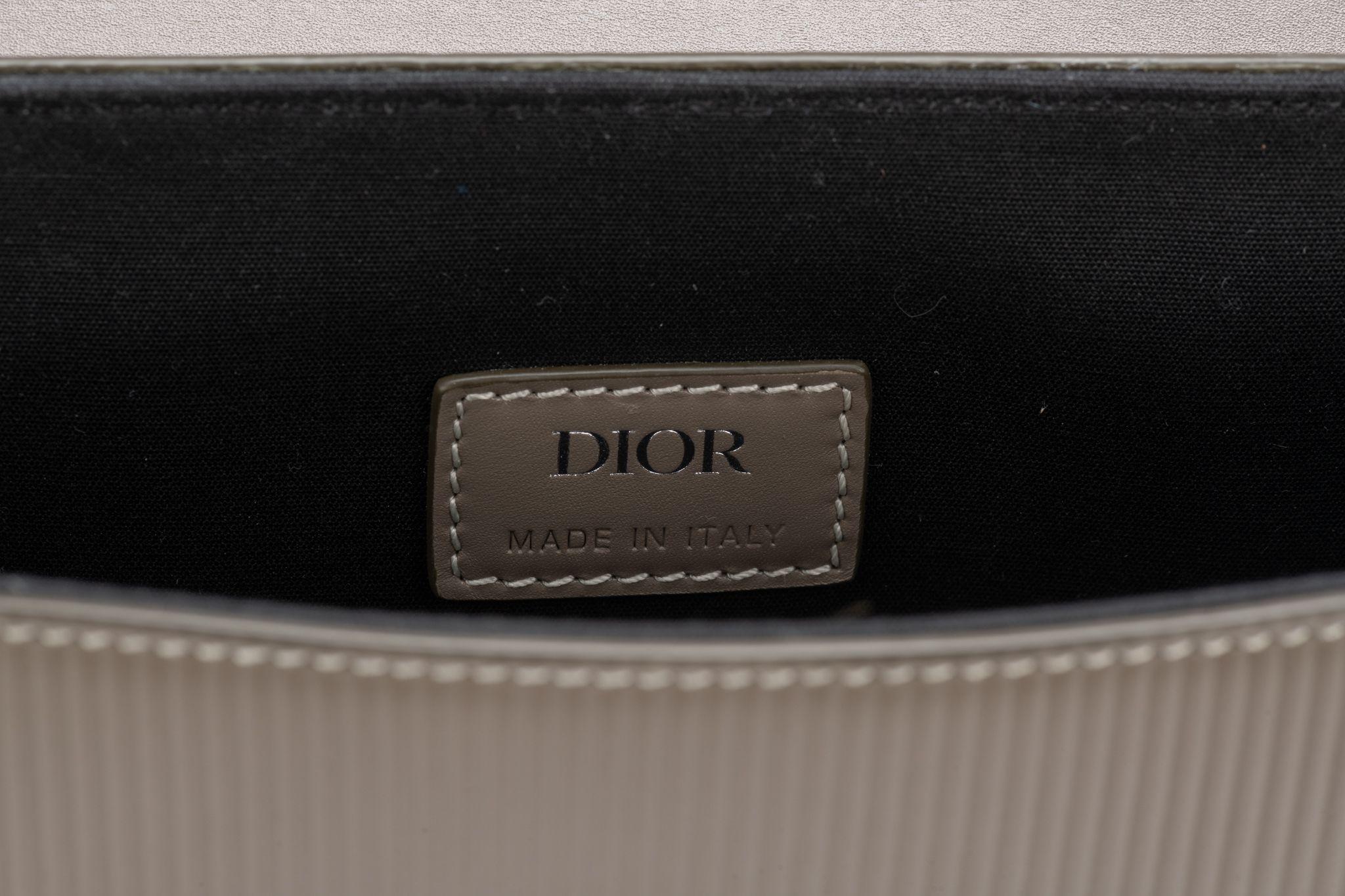Dior New Messenger Bag in Taupe For Sale 4