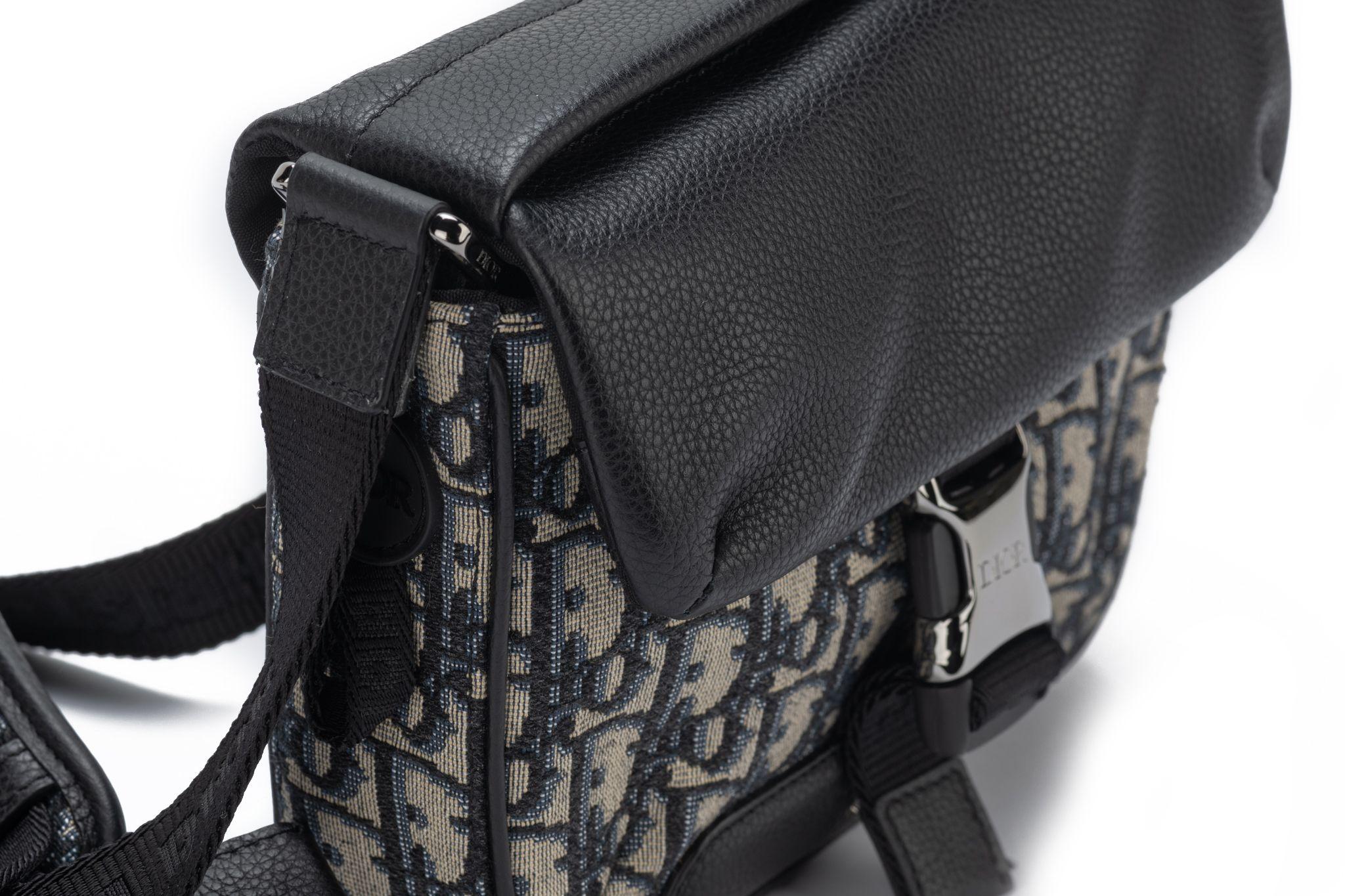 Women's or Men's Dior New Monogram Messenger Bag For Sale