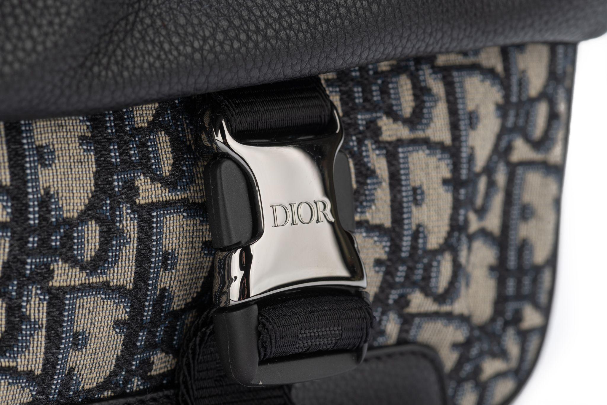 Dior - Sac messager à monogrammes, état neuf en vente 2