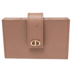 Dior - Porte-cartes Montaigne à 5 poches en cuir couleur chair, 30