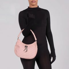 Dior, jolie hobo rose et rose avec fermoir monogramme