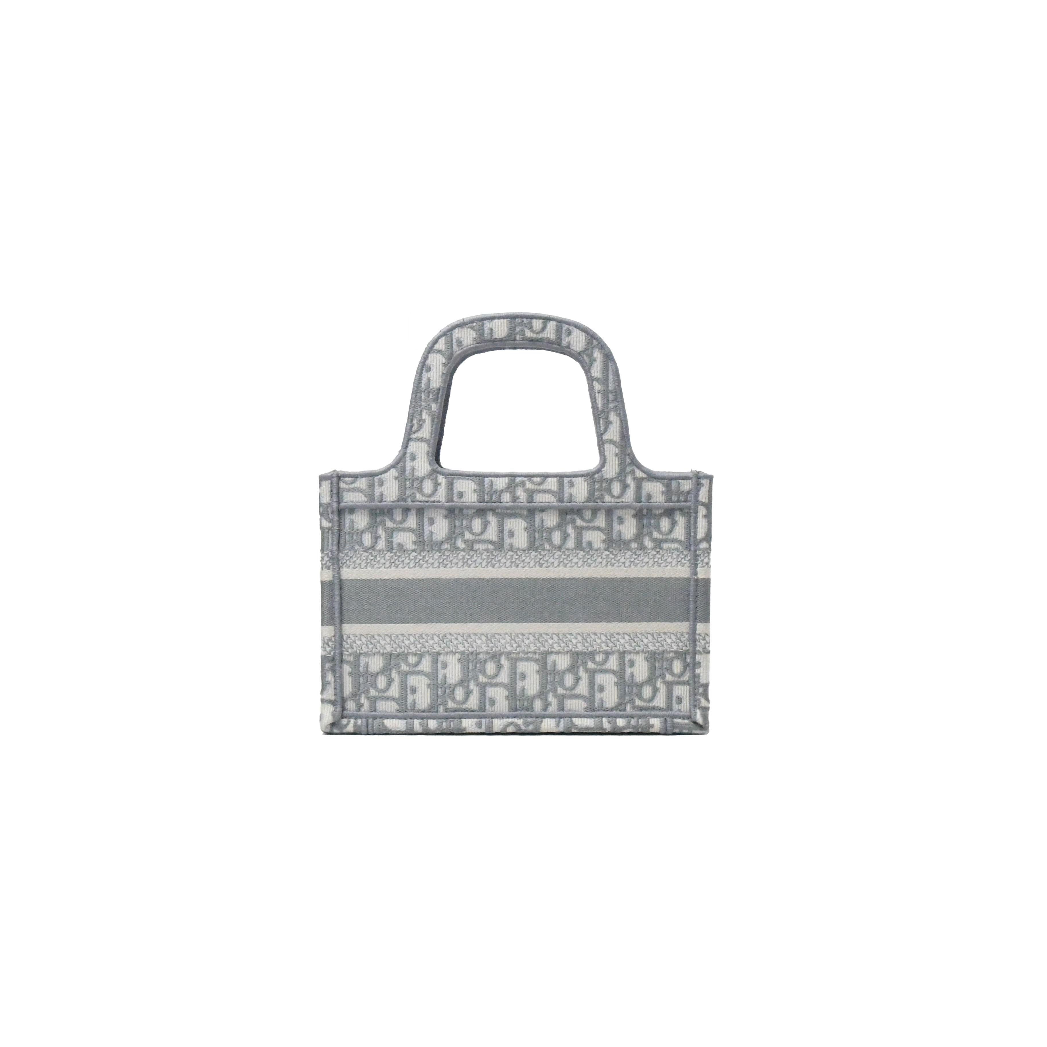 Dior Bordado Oblicuo Mini Book Tote Gris en Nuevo estado para la venta en Flushing, NY